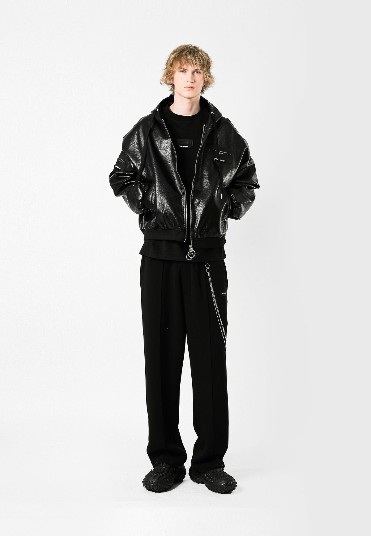 CHAQUETA CON CAPUCHA MWM