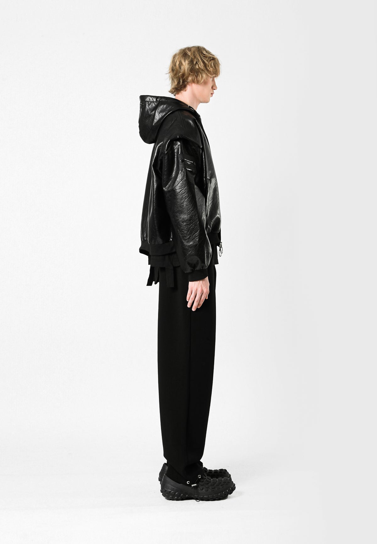 CHAQUETA CON CAPUCHA MWM