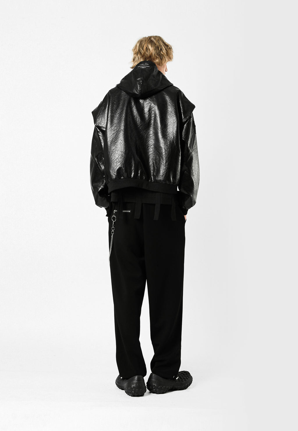 CHAQUETA CON CAPUCHA MWM