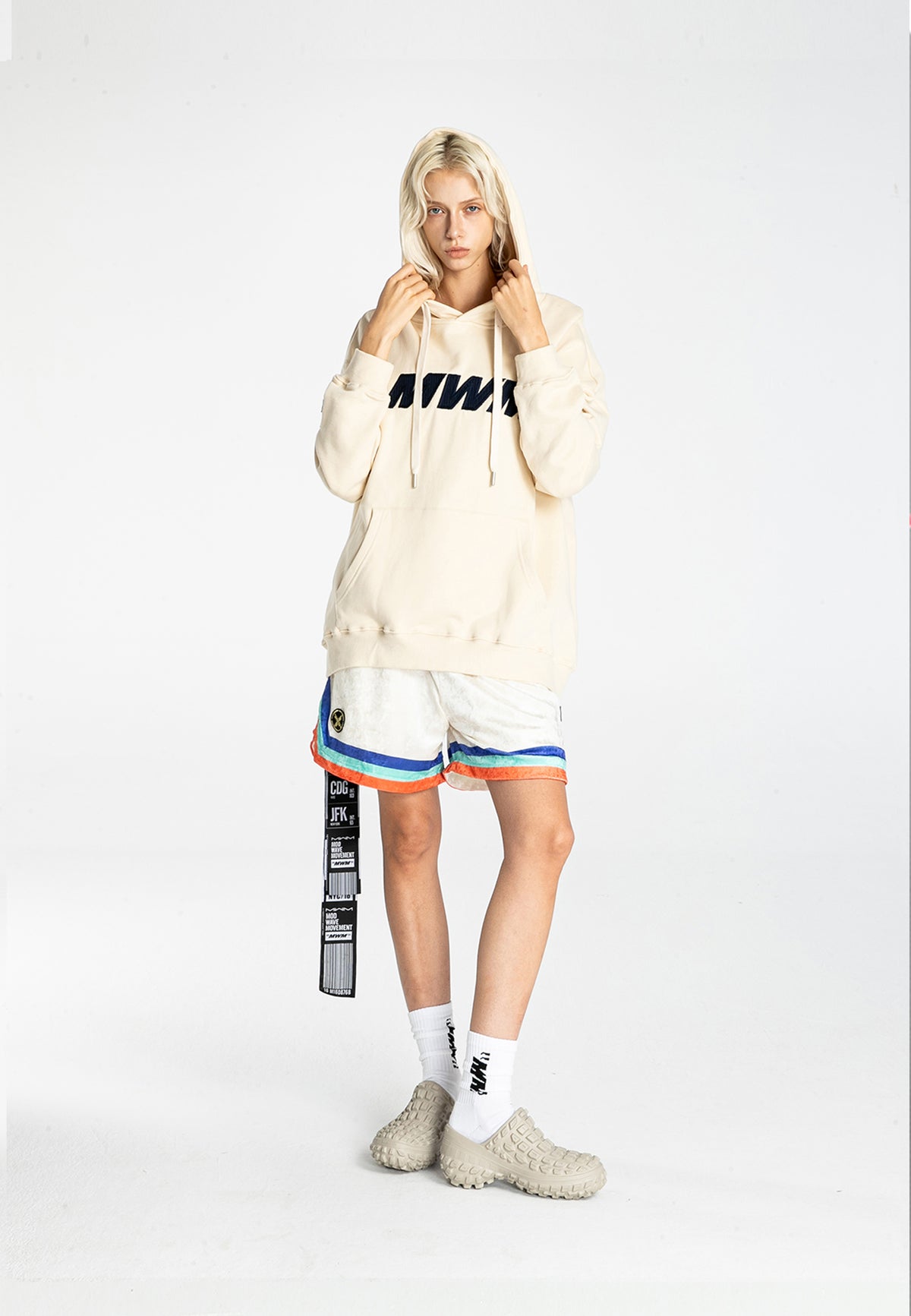Sudadera con capucha con print de flor de almendro | MWM