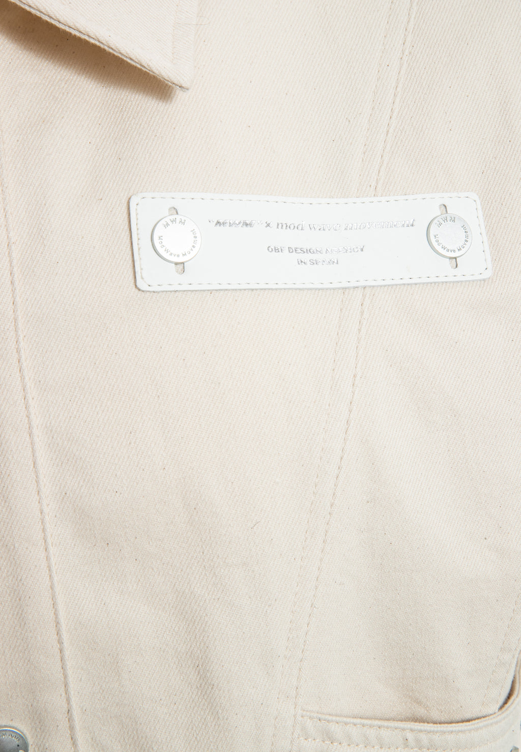 Chaleco vaquero con detalle de botones y cadena | MWM