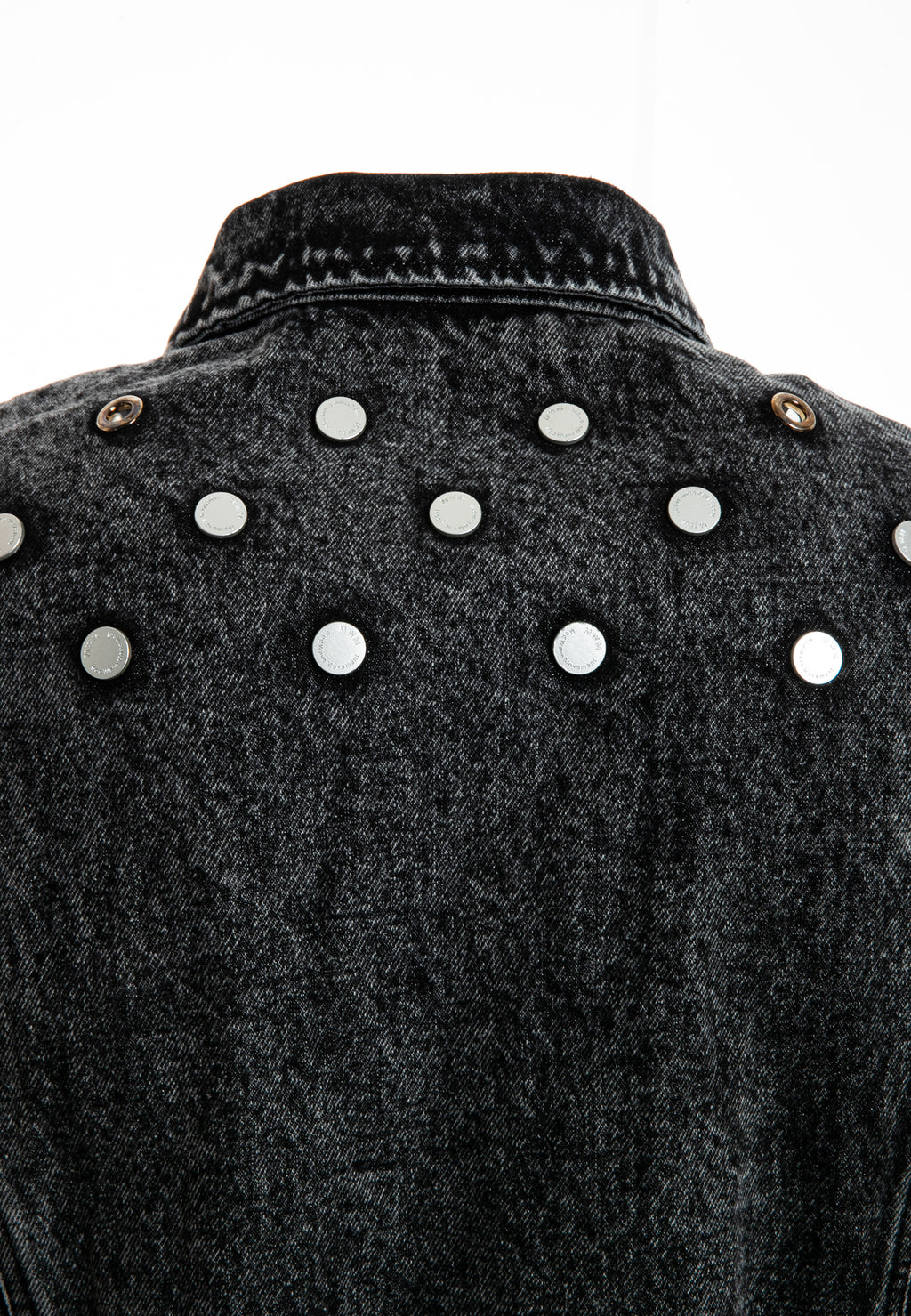 Chaleco vaquero con detalle de botones y cadena | MWM