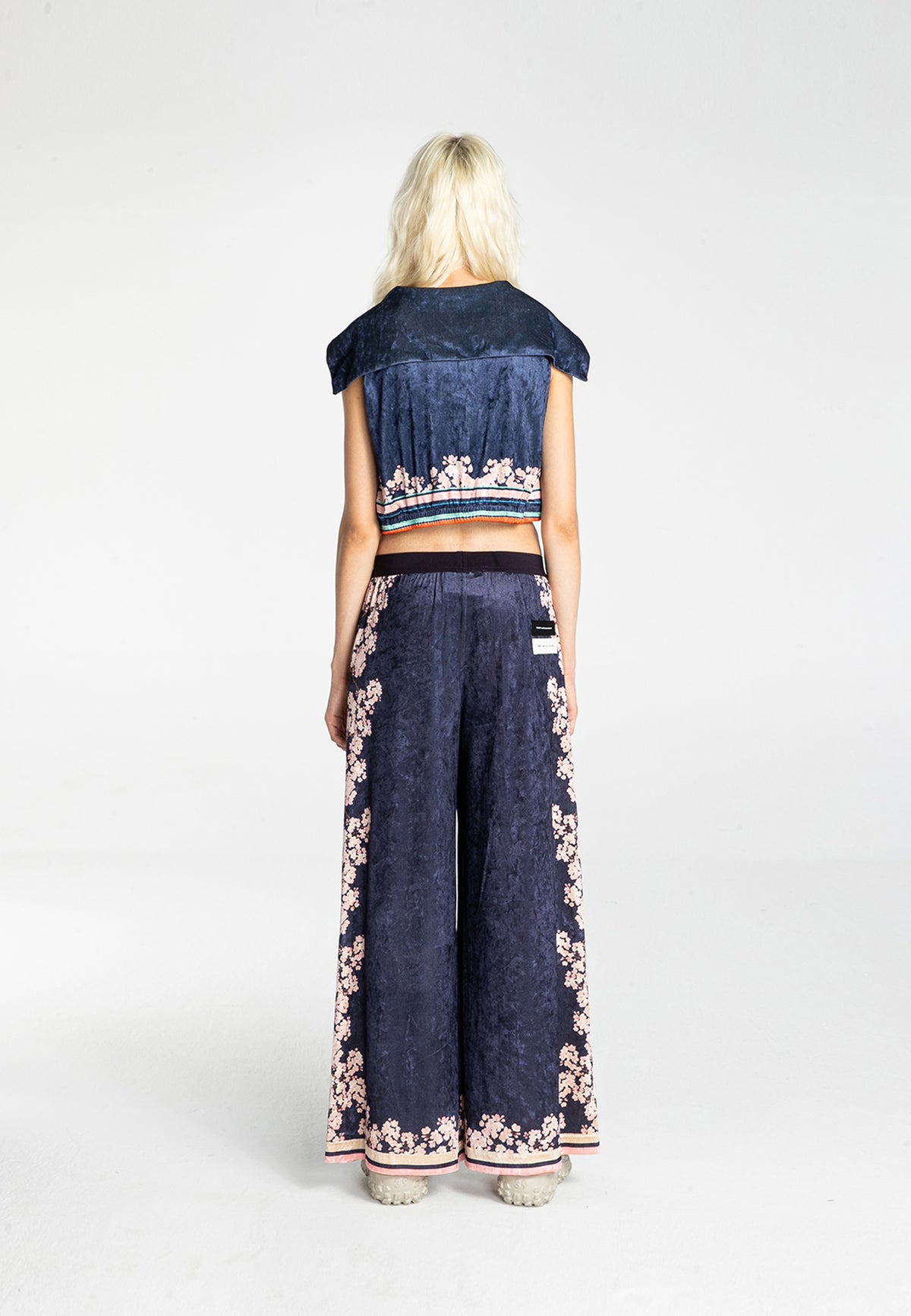 CROP TOP MWM FLOR DE ALMENDRO
