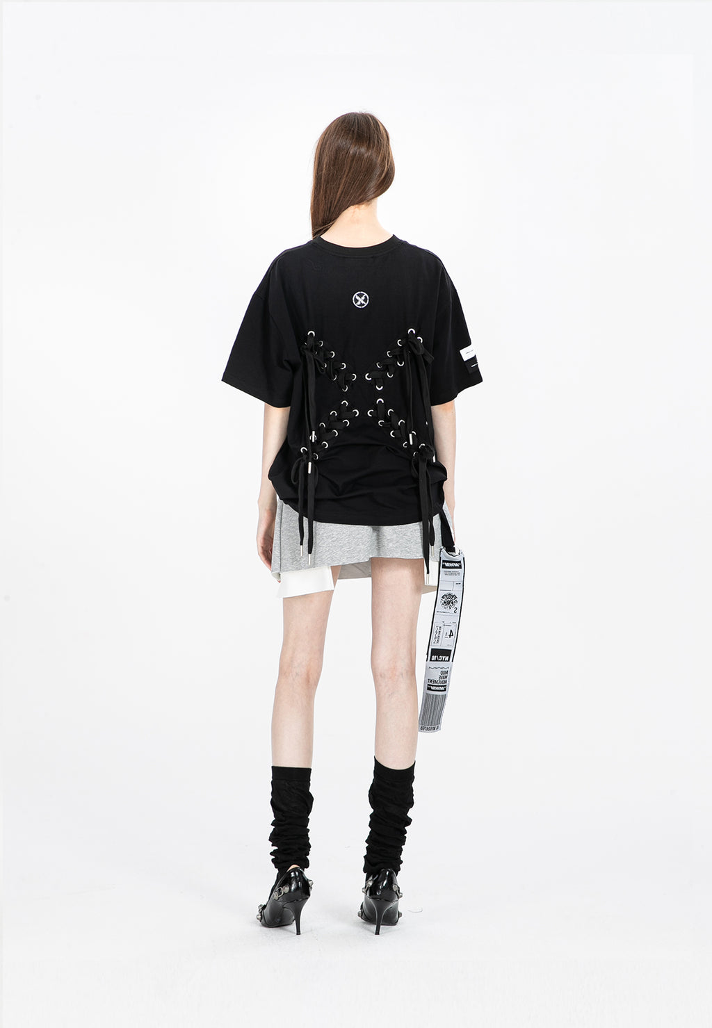 Camiseta con cordones en cruz | MWM