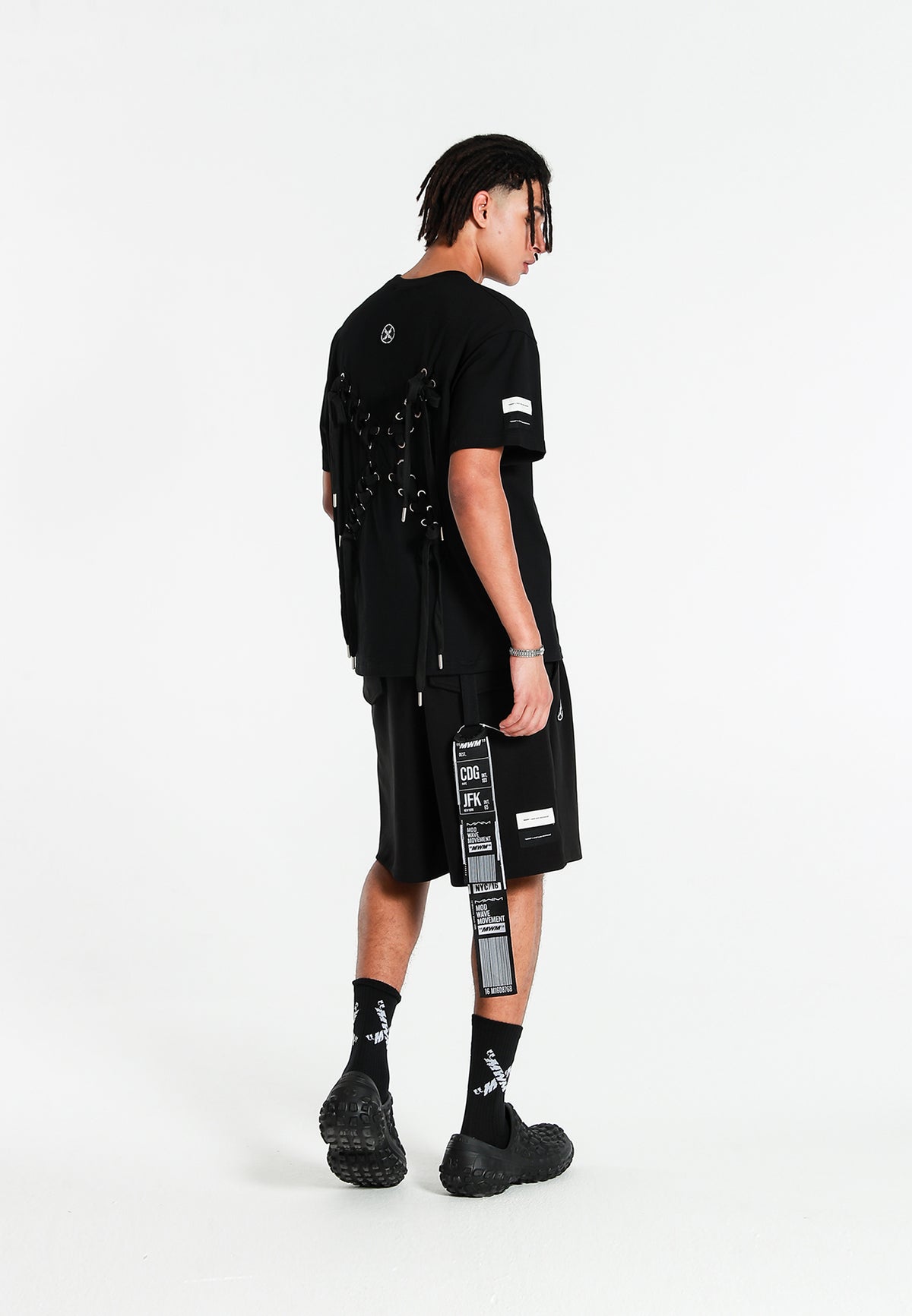 Camiseta con cordones en cruz | MWM