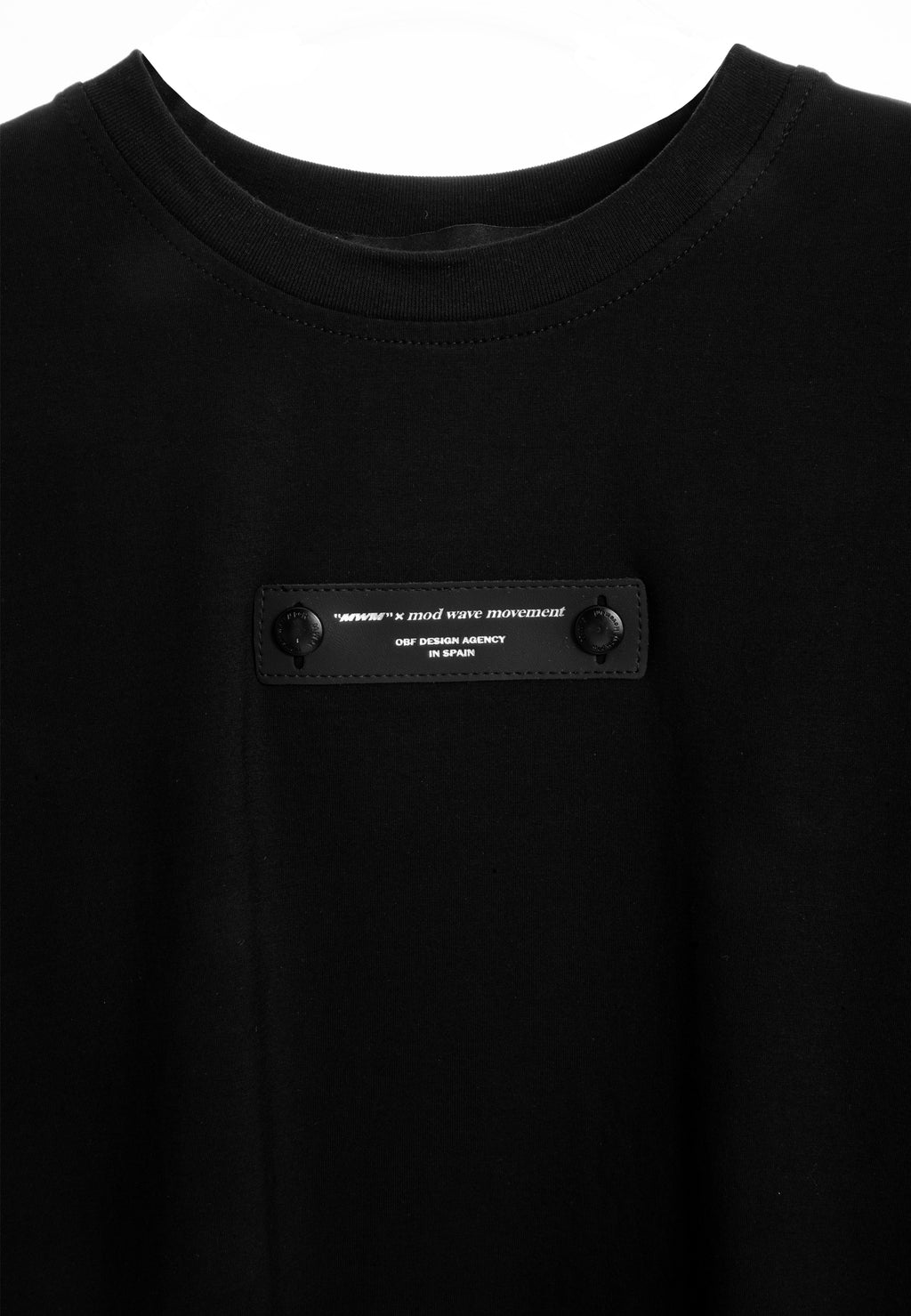 Camiseta con cordones en cruz | MWM