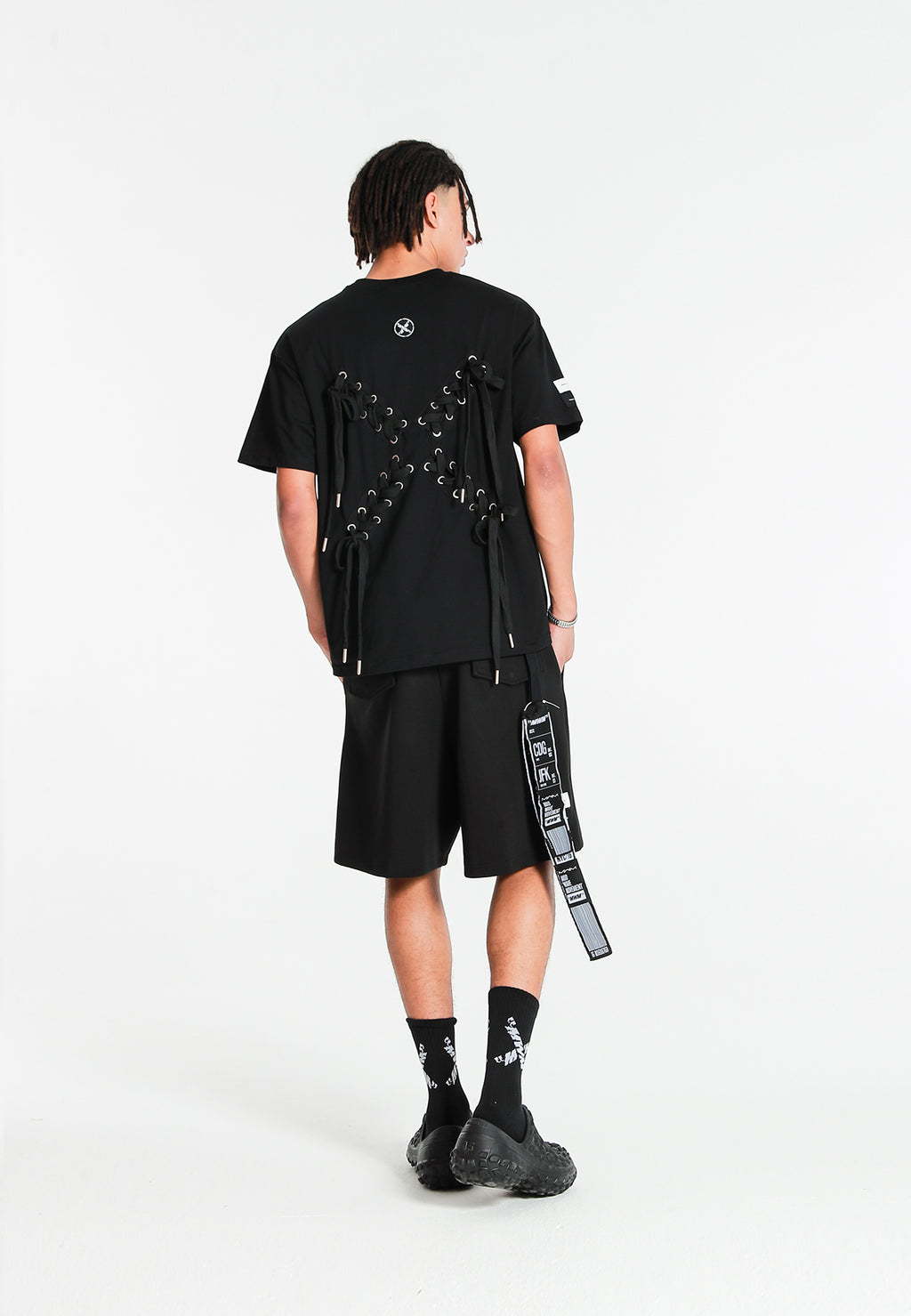Camiseta con cordones en cruz | MWM