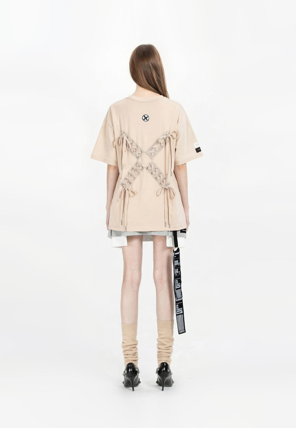 Camiseta con cordones en cruz | MWM