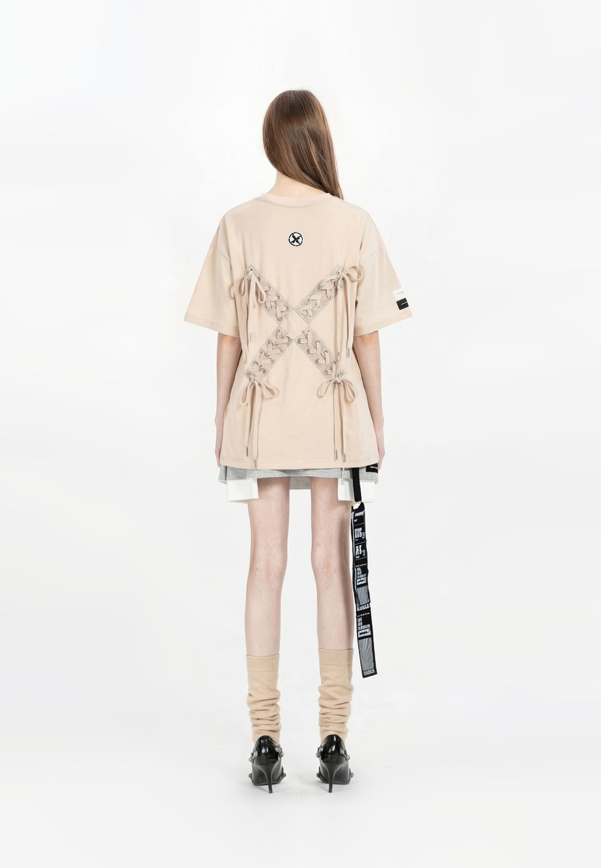 Camiseta con cordones en cruz | MWM