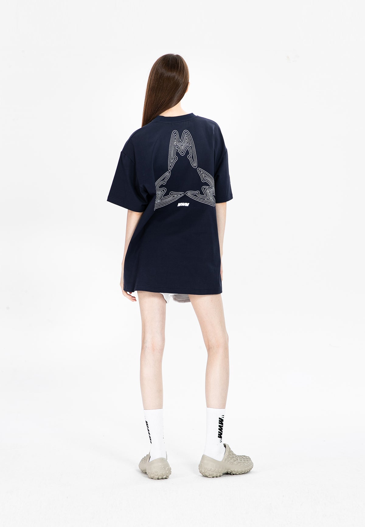 Camiseta con logo triangular | MWM