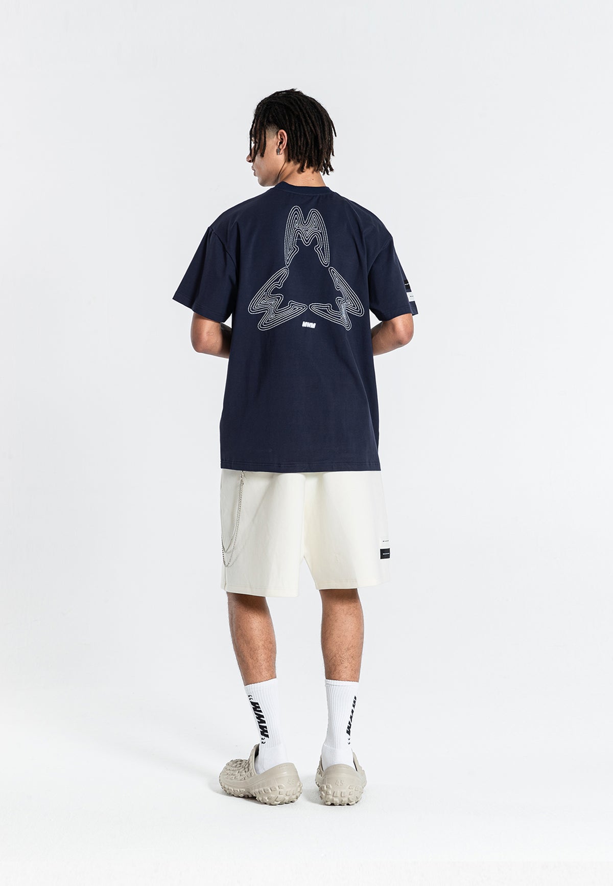 Camiseta con logo triangular | MWM