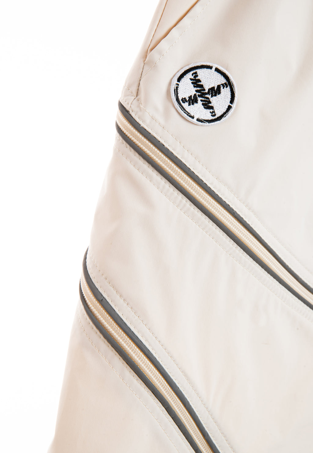 BERMUDA MWM ZIPPER DETAIL