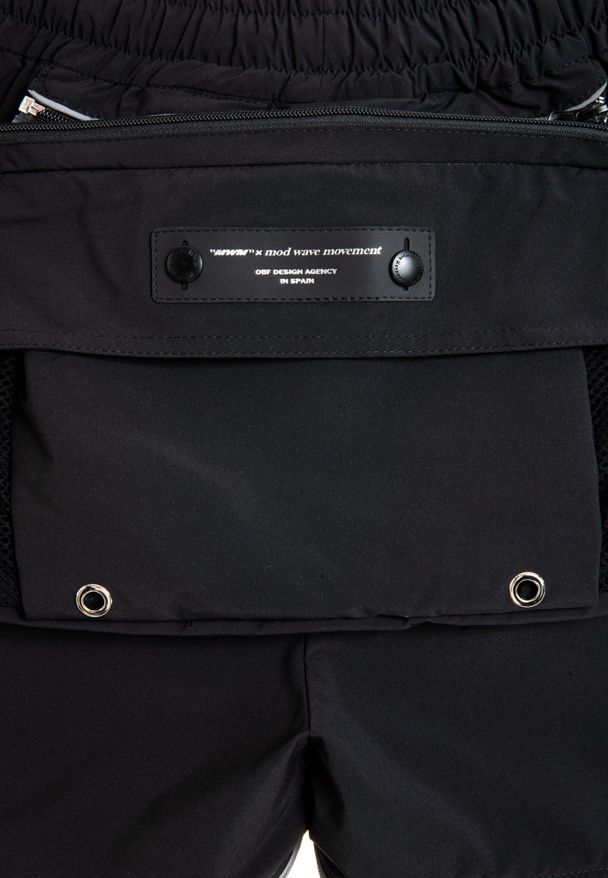 BERMUDA MWM ZIPPER DETAIL