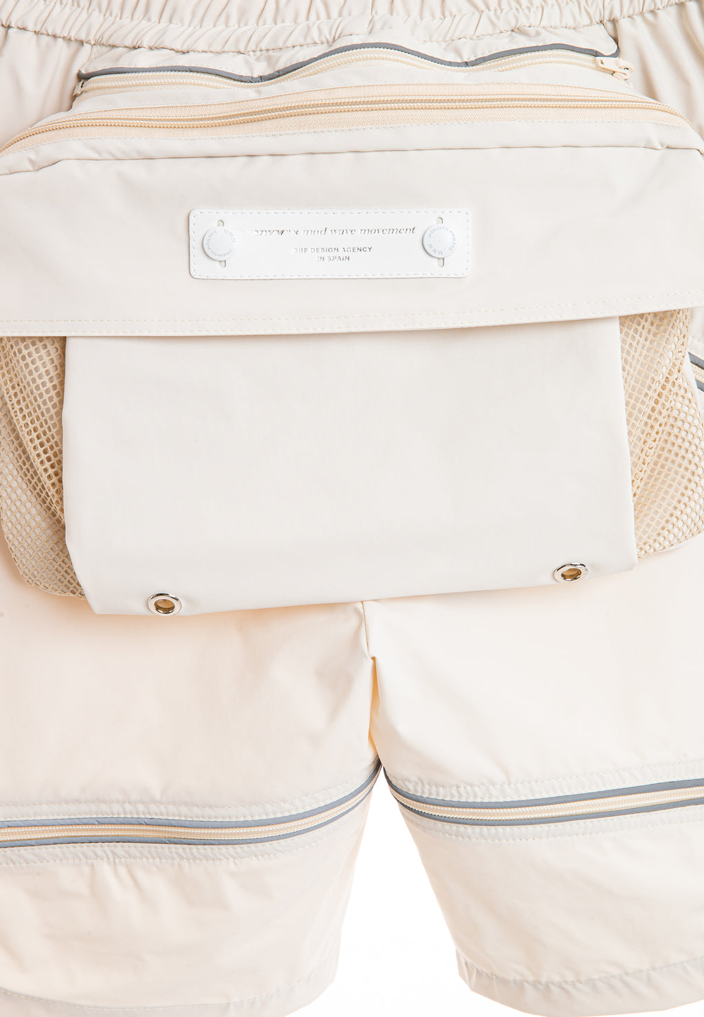 BERMUDA MWM ZIPPER DETAIL