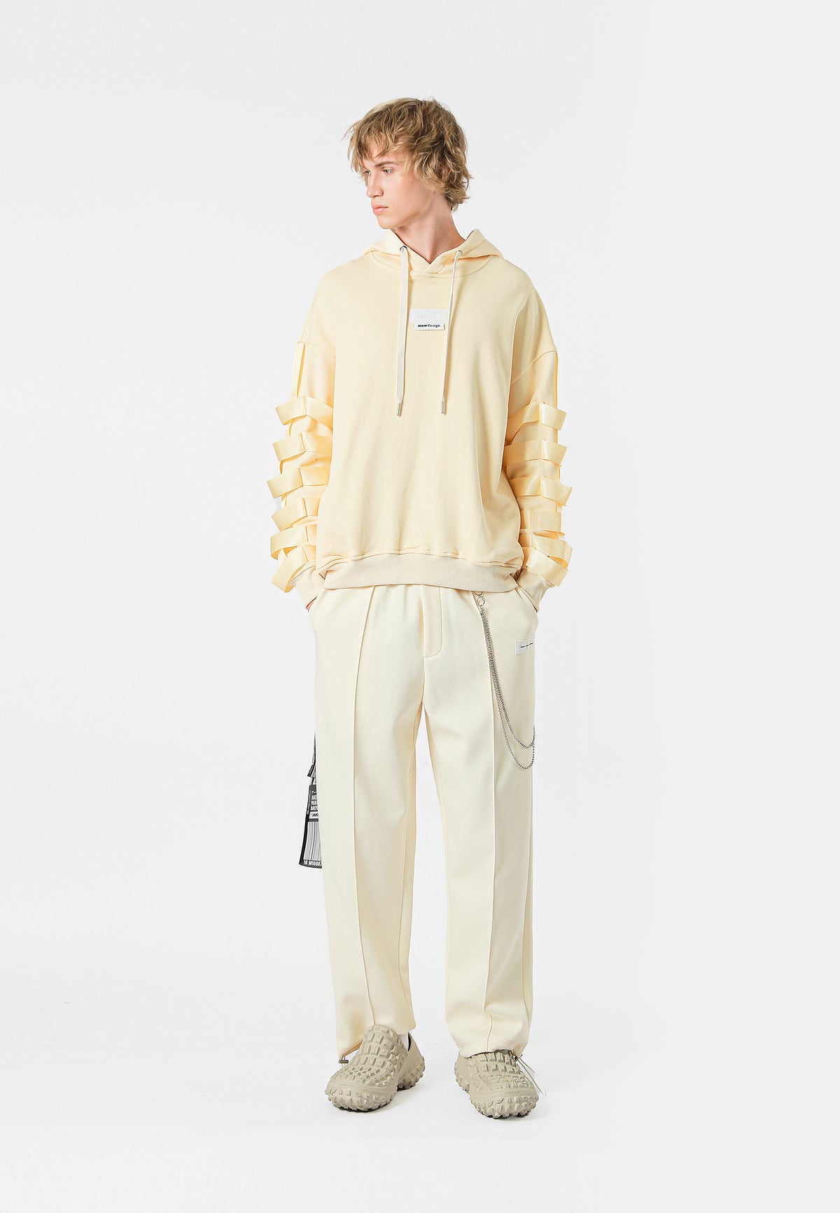 SUDADERA CON CAPUCHA MWM