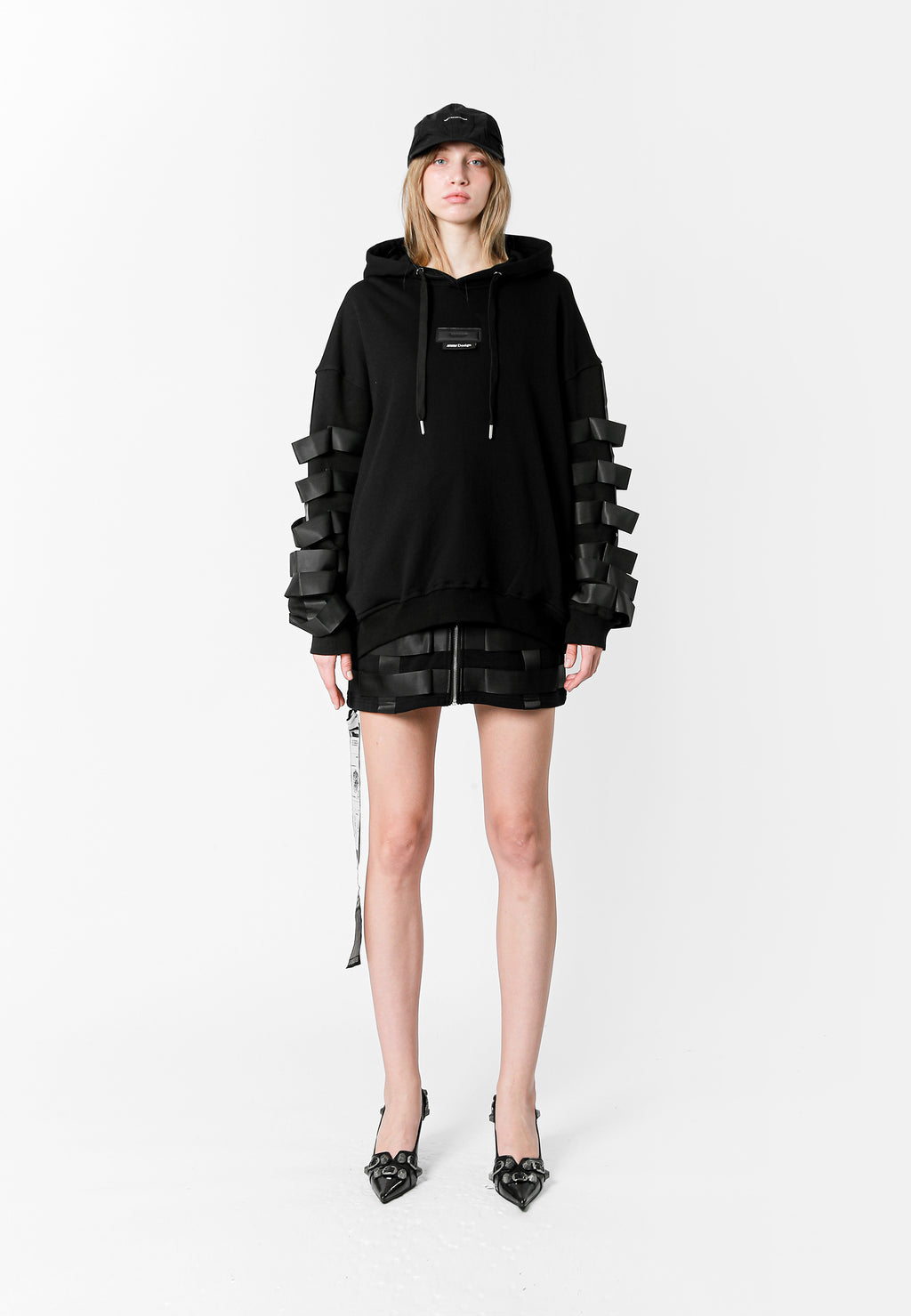SUDADERA CON CAPUCHA MWM
