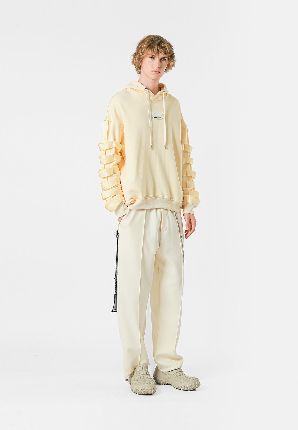SUDADERA CON CAPUCHA MWM