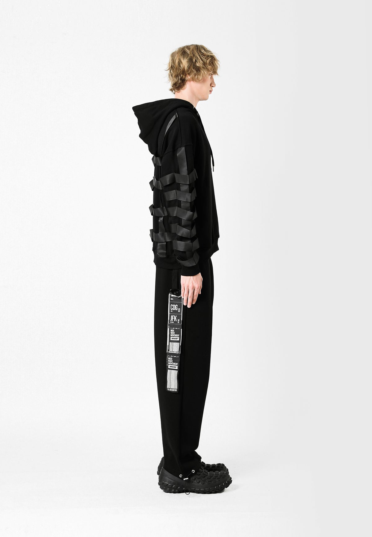 SUDADERA CON CAPUCHA MWM