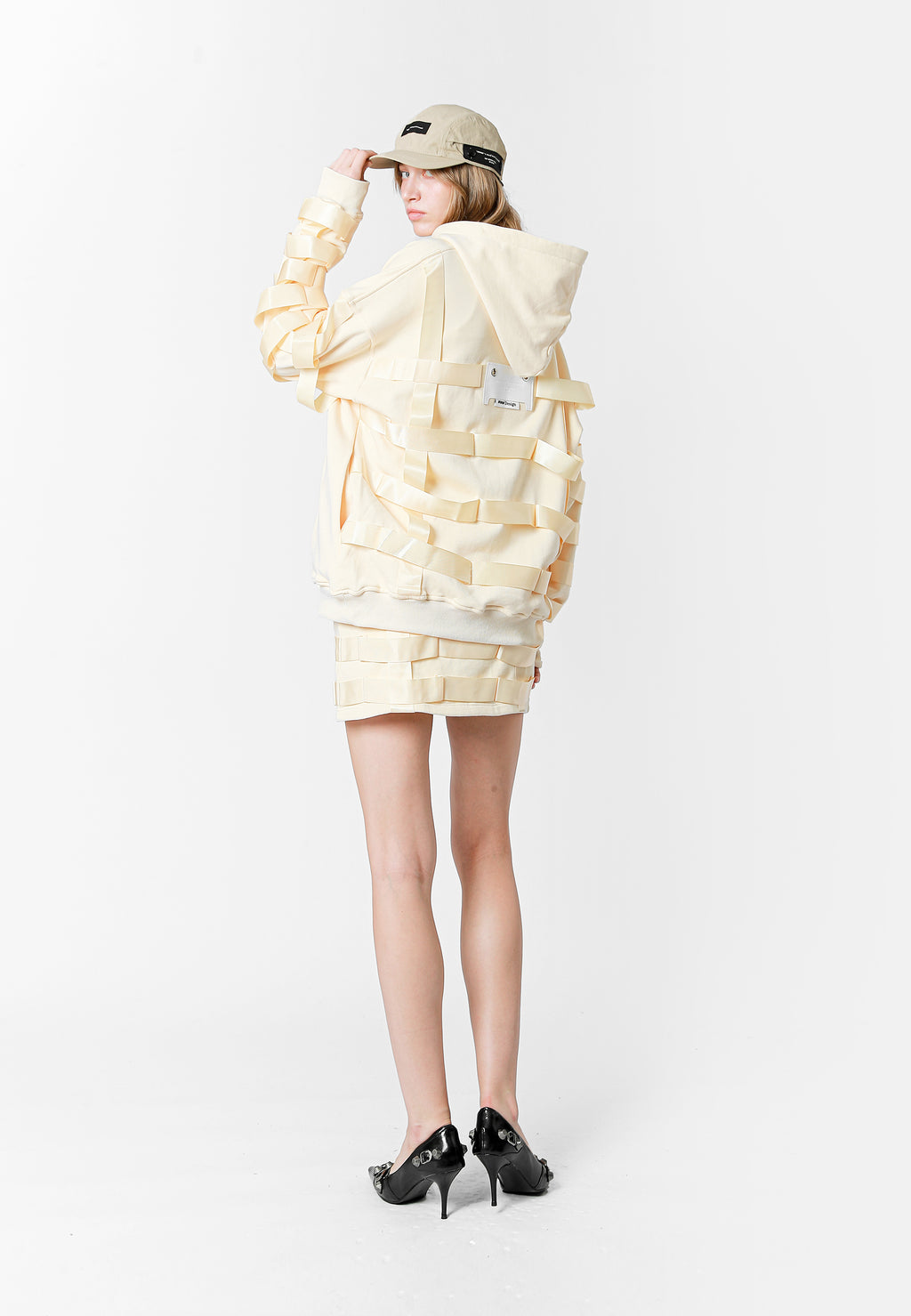 SUDADERA CON CAPUCHA MWM
