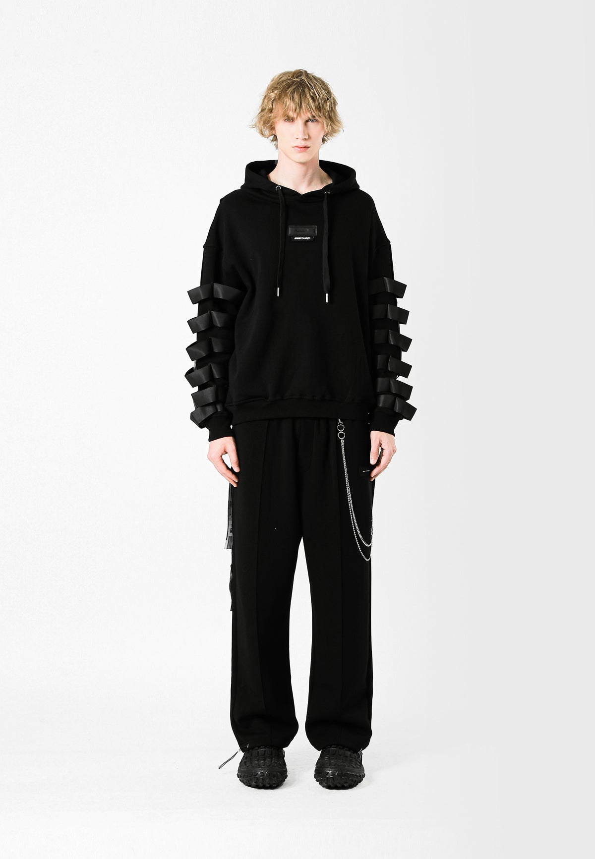 SUDADERA CON CAPUCHA MWM