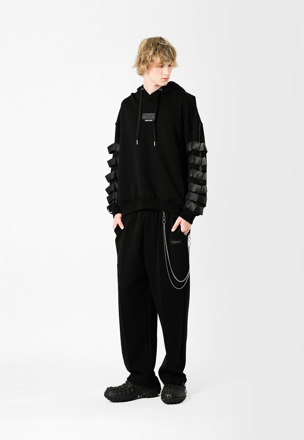 SUDADERA CON CAPUCHA MWM