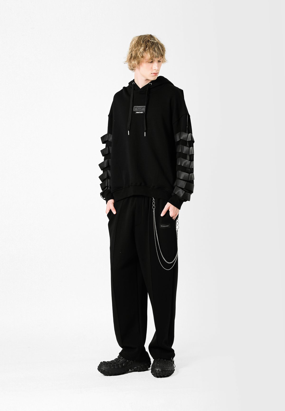 SUDADERA CON CAPUCHA MWM