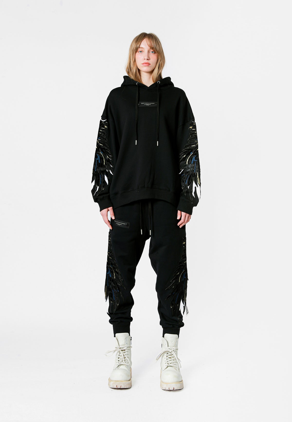 SUDADERA ALAS CON CAPUCHA