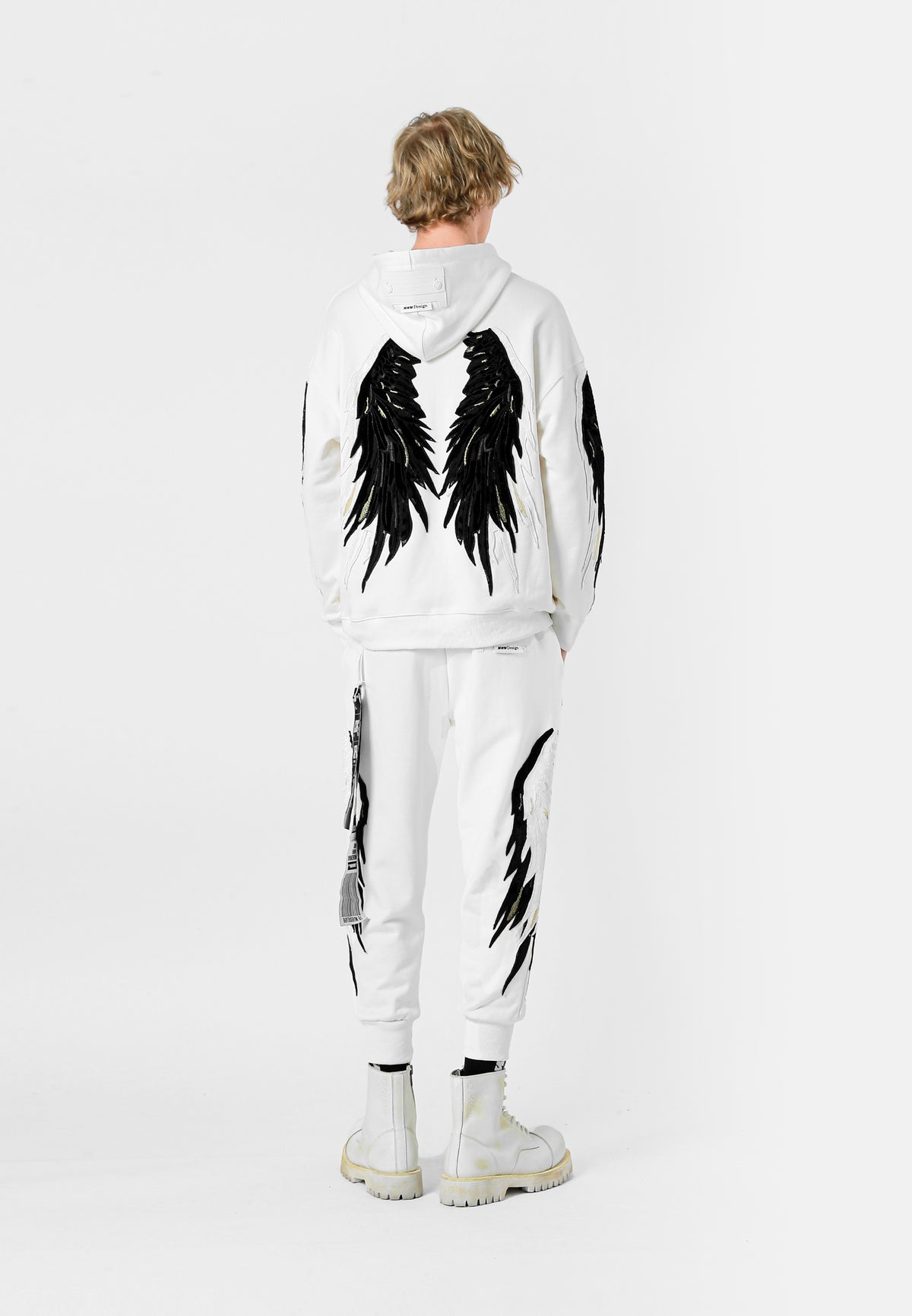 SUDADERA ALAS CON CAPUCHA