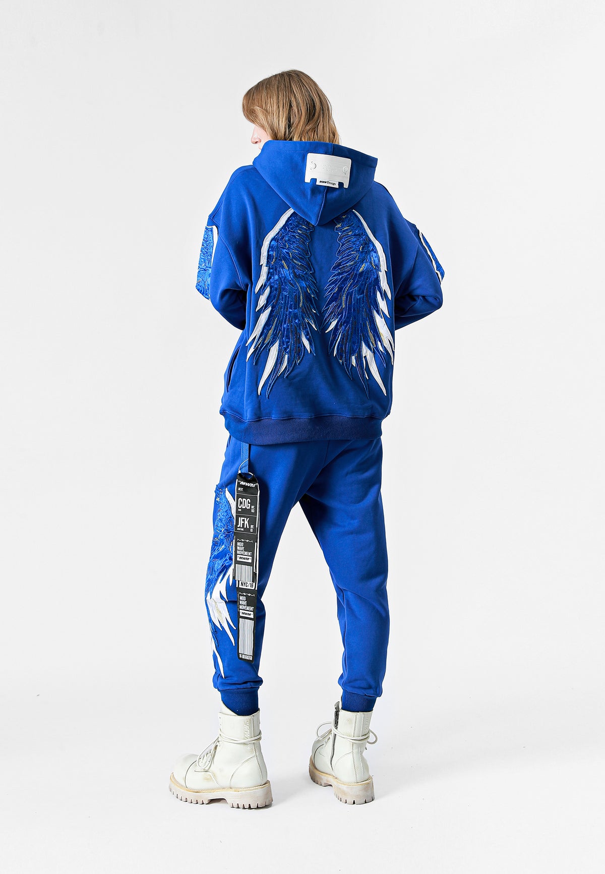 SUDADERA ALAS CON CAPUCHA