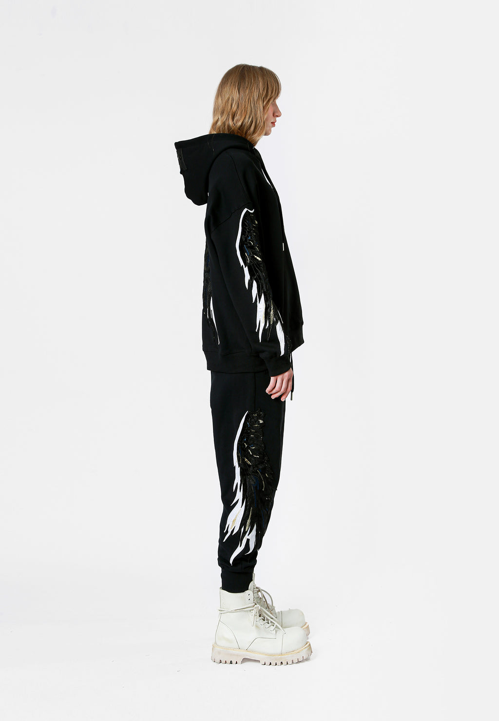SUDADERA ALAS CON CAPUCHA