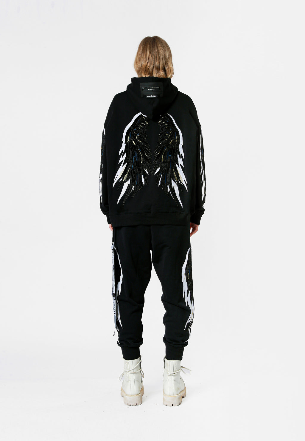 SUDADERA ALAS CON CAPUCHA