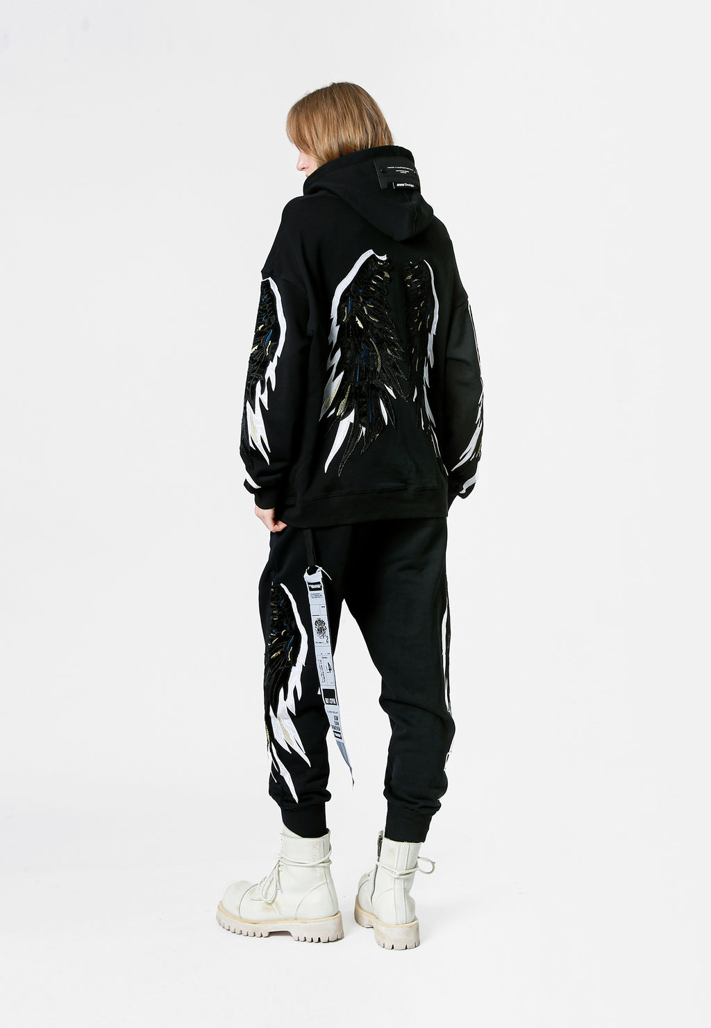 SUDADERA ALAS CON CAPUCHA