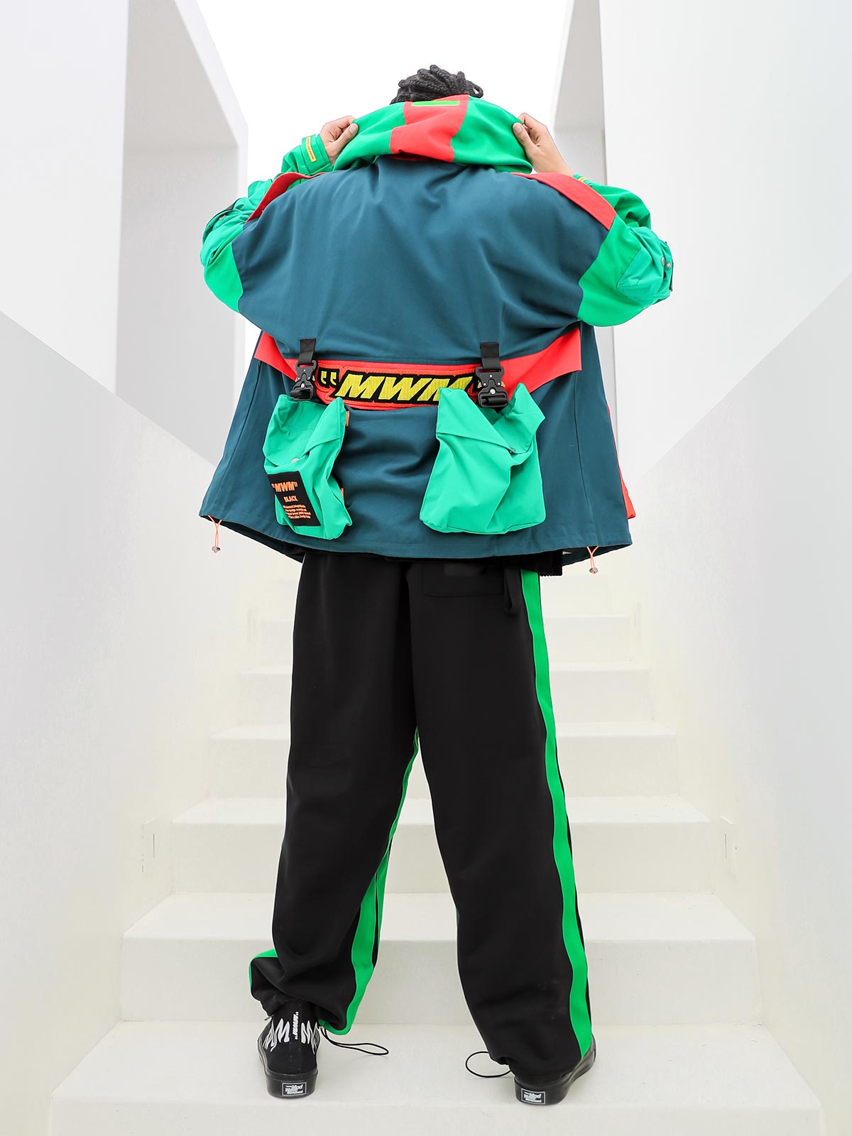 CHAQUETA BOLSILLOS