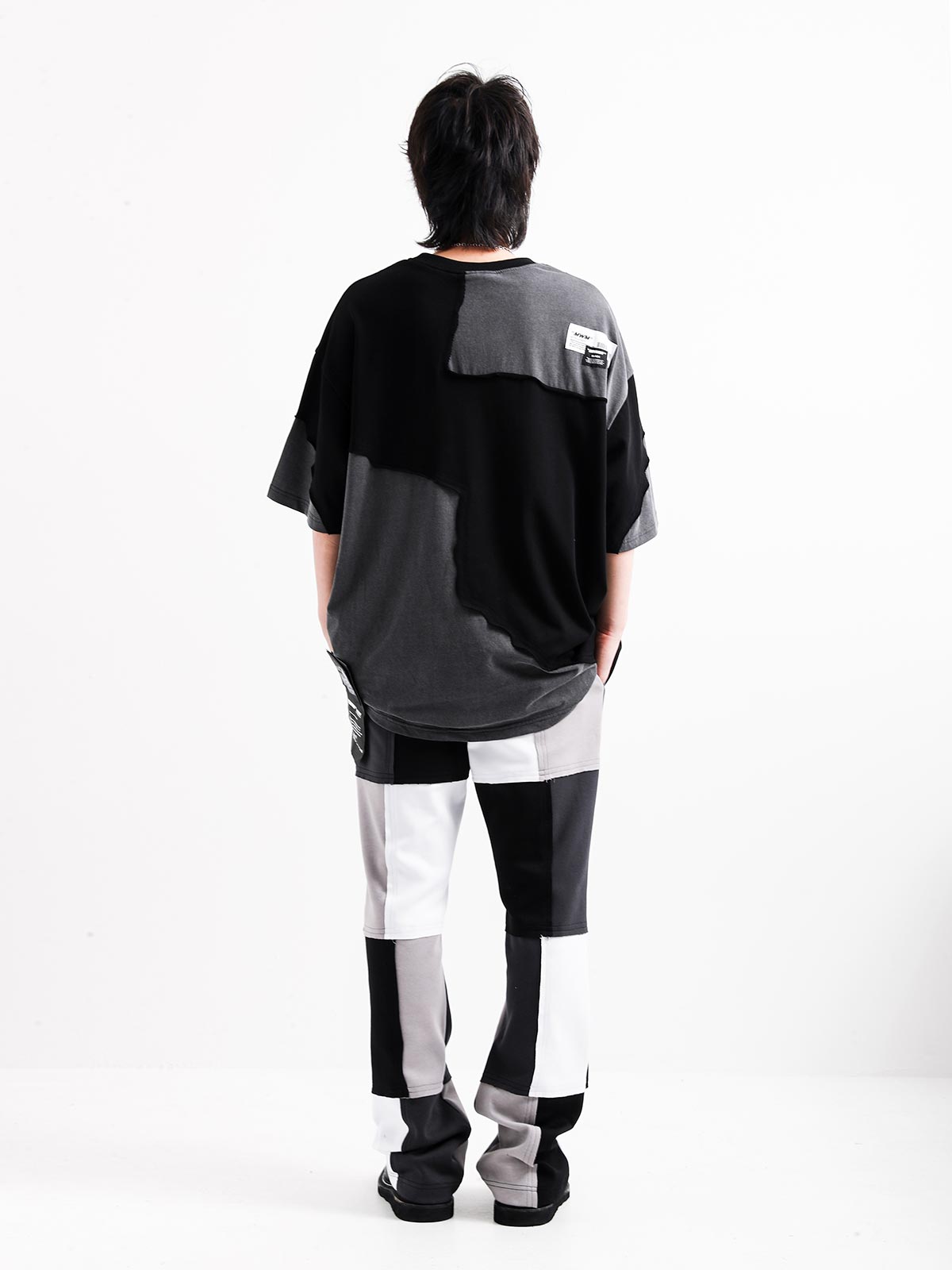 CAMISETA PARCHEADA