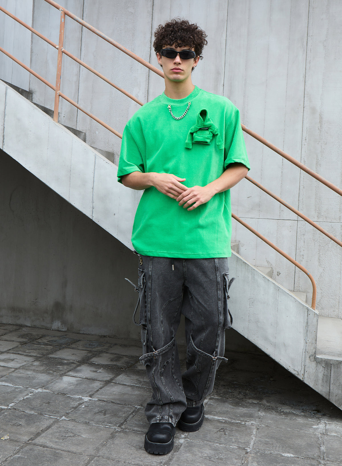 T-SHIRT WITH MINIATURE AND CHAIN