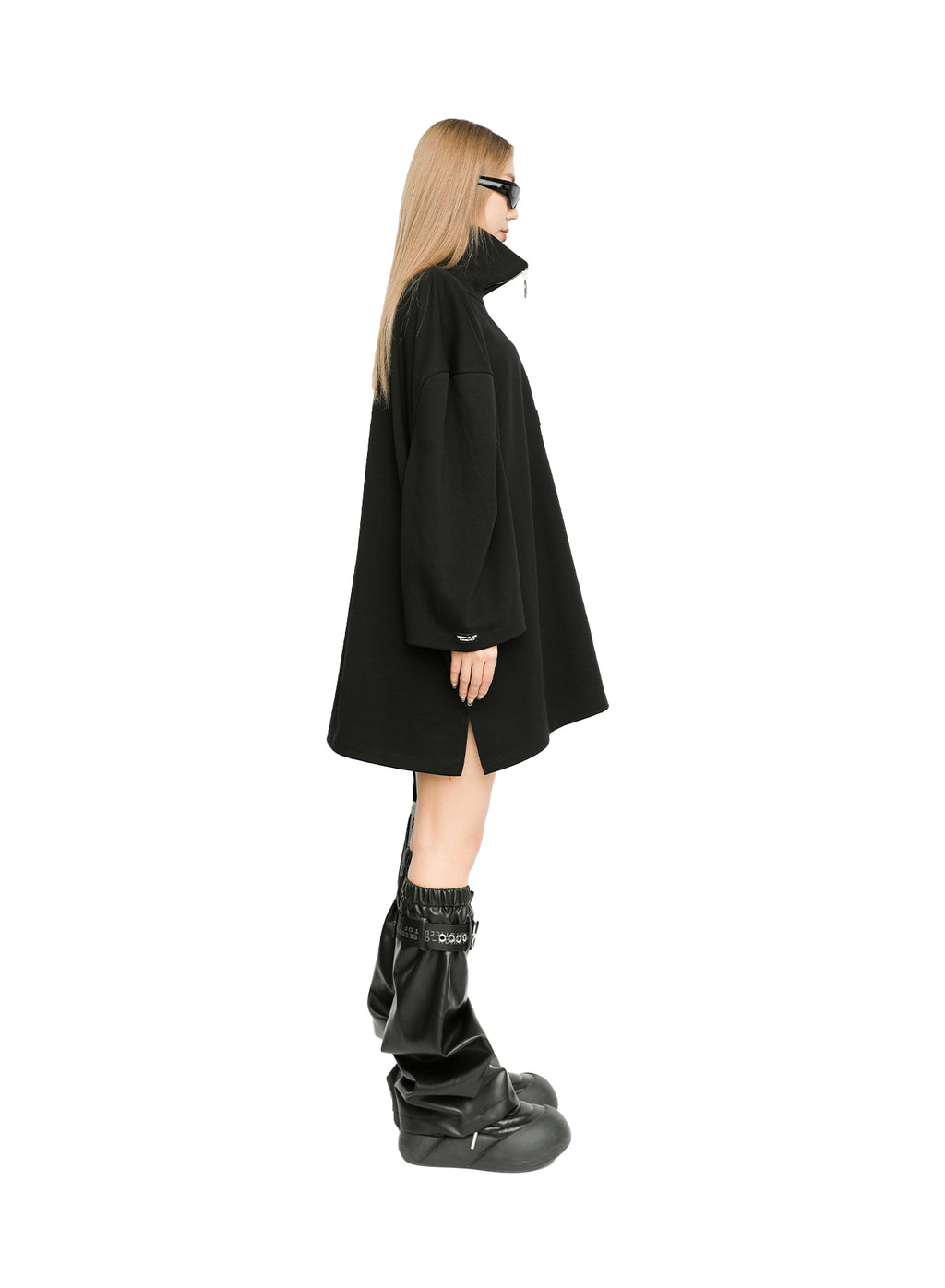 MWM HIGH NECK SWEATSHIRT
