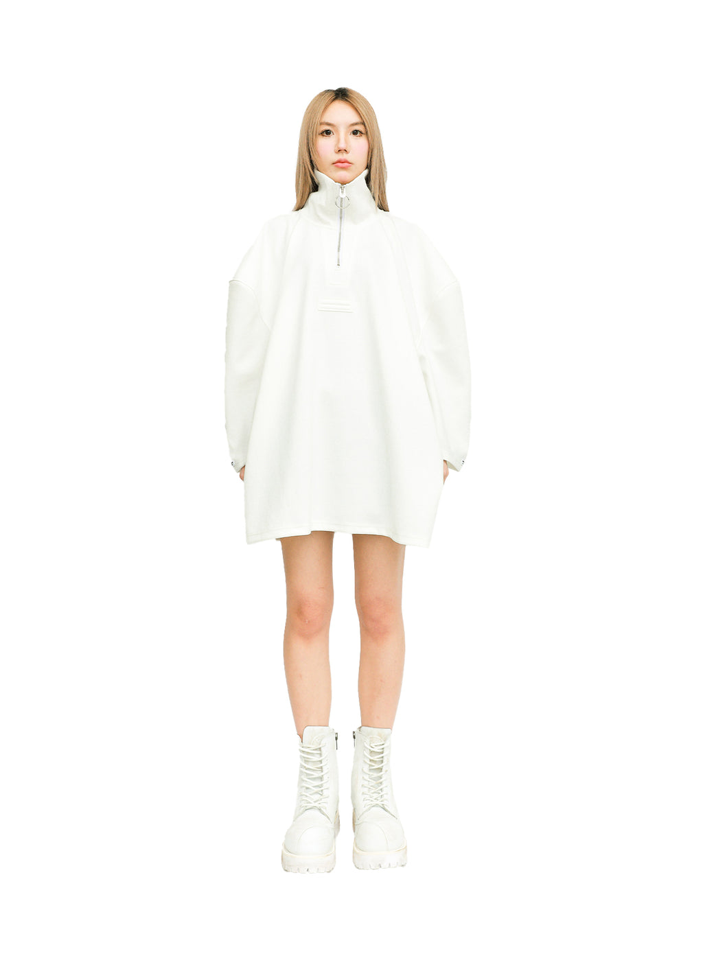 MWM HIGH NECK SWEATSHIRT