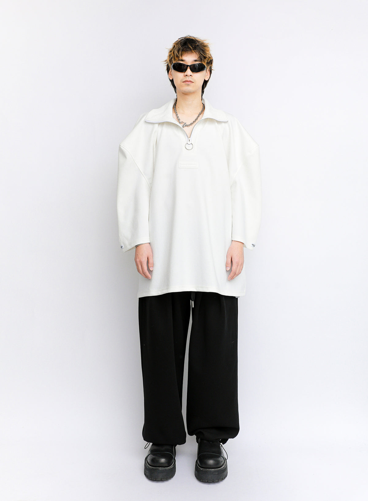 MWM HIGH NECK SWEATSHIRT