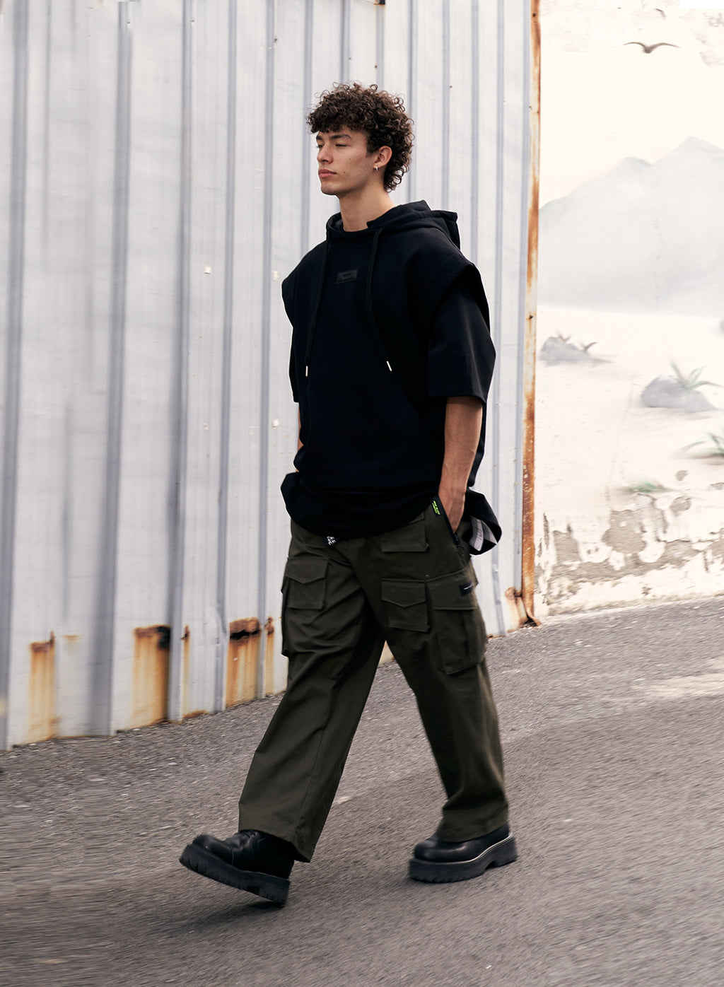 MULTI-POCKET TROUSERS