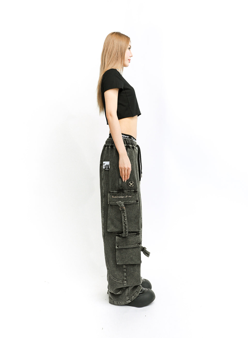 PANTALÓN VAQUERO CON BOLSILLOS