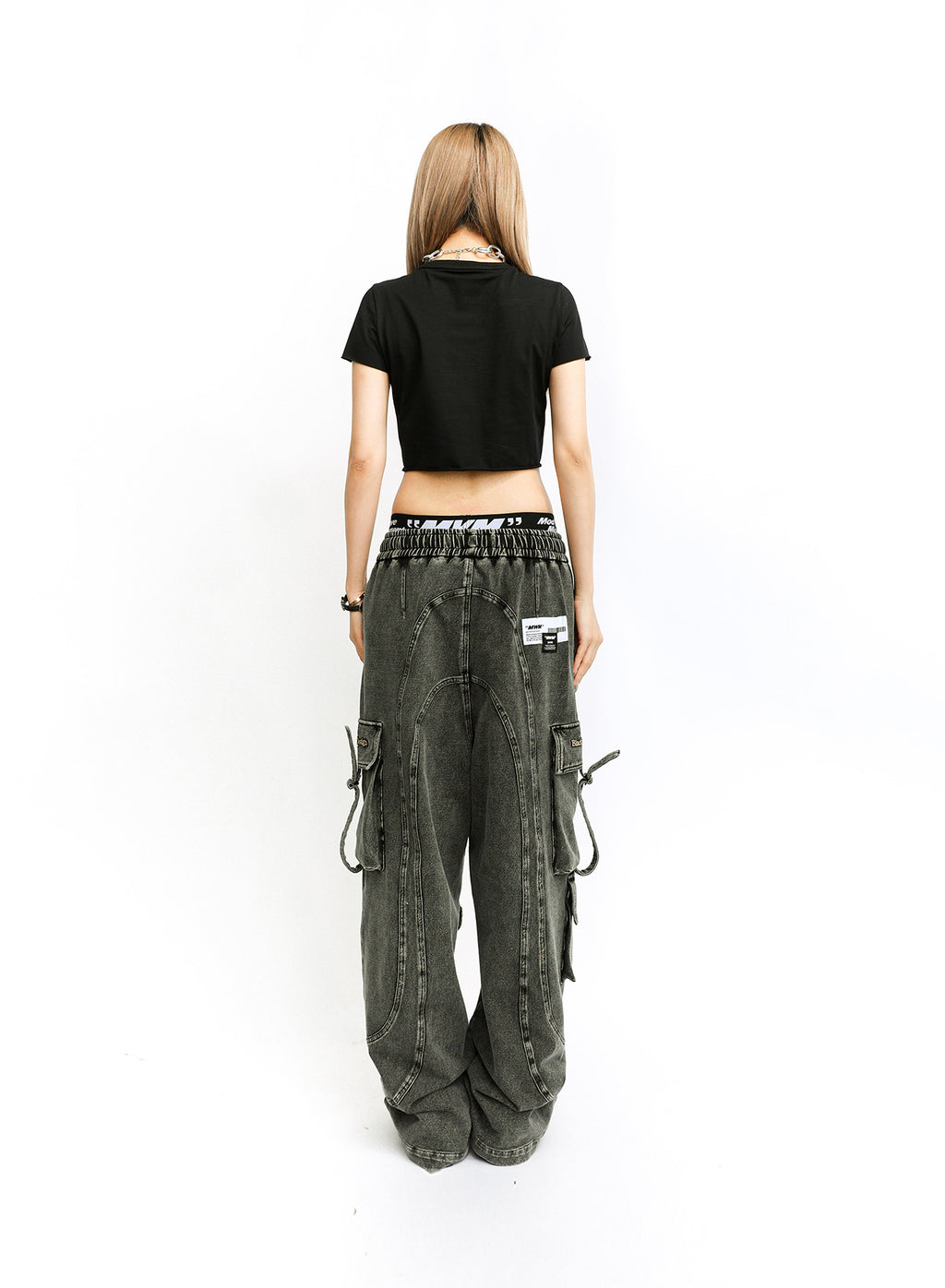 PANTALÓN VAQUERO CON BOLSILLOS