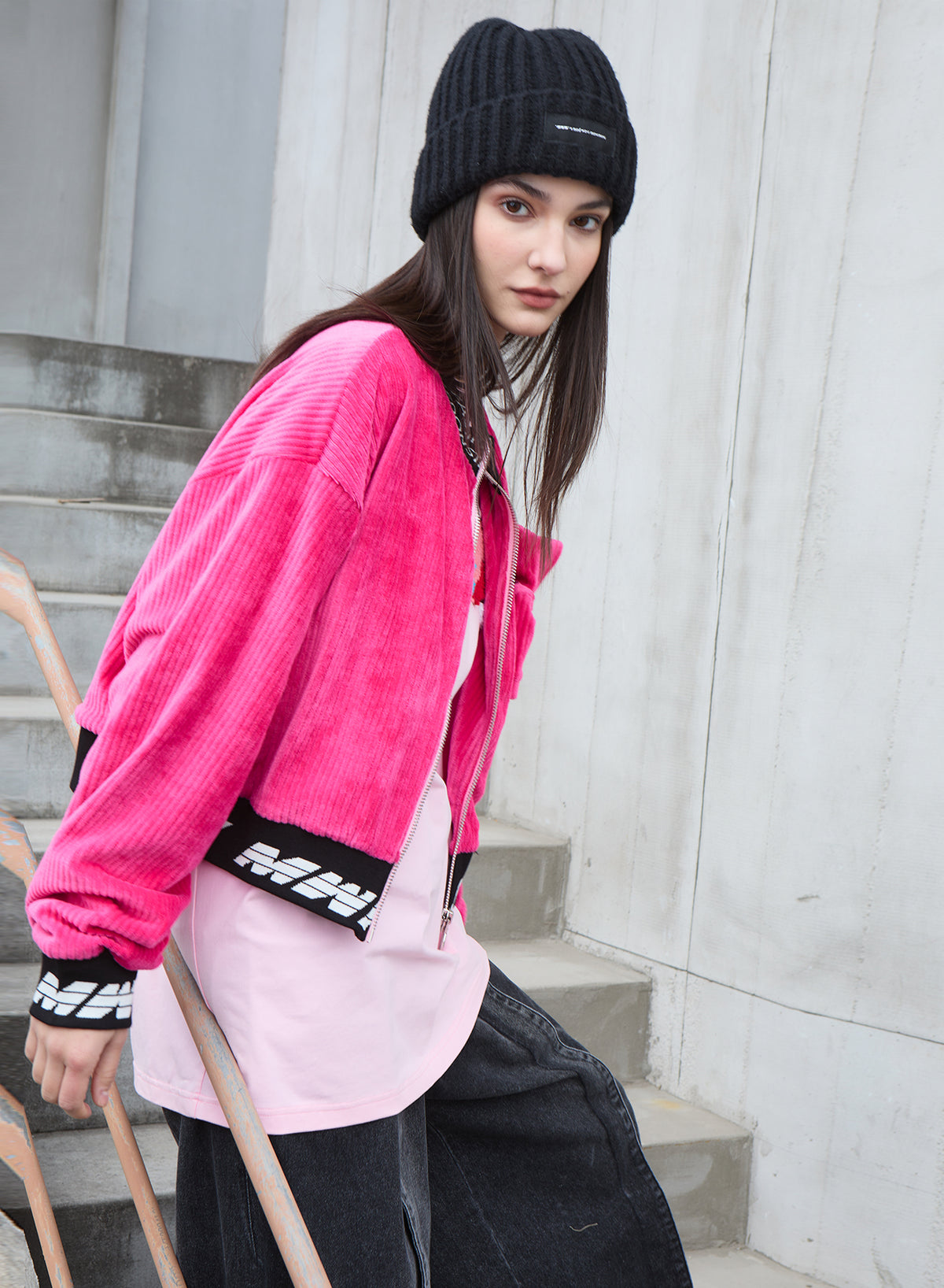 SUDADERA CORTA CON MINIATURA