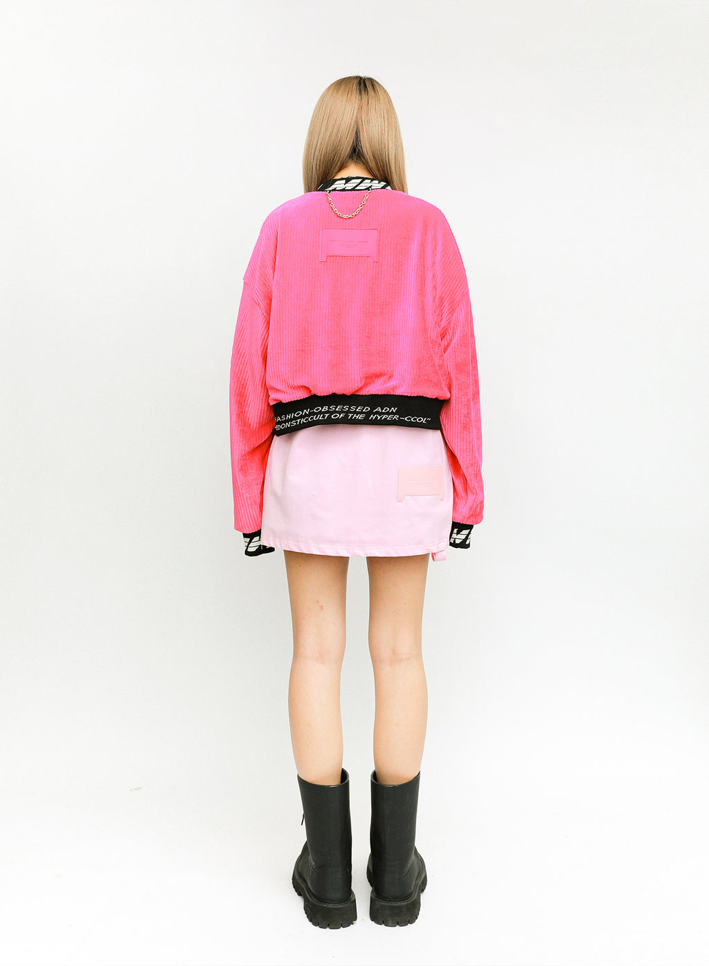 SUDADERA CORTA CON MINIATURA