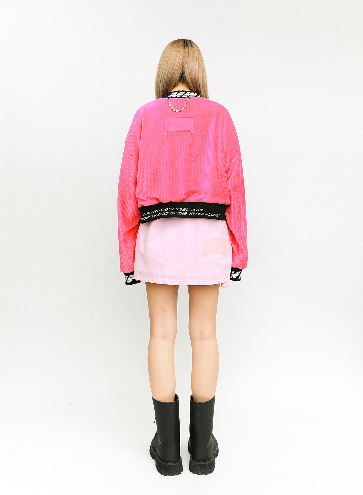 SUDADERA CORTA CON MINIATURA