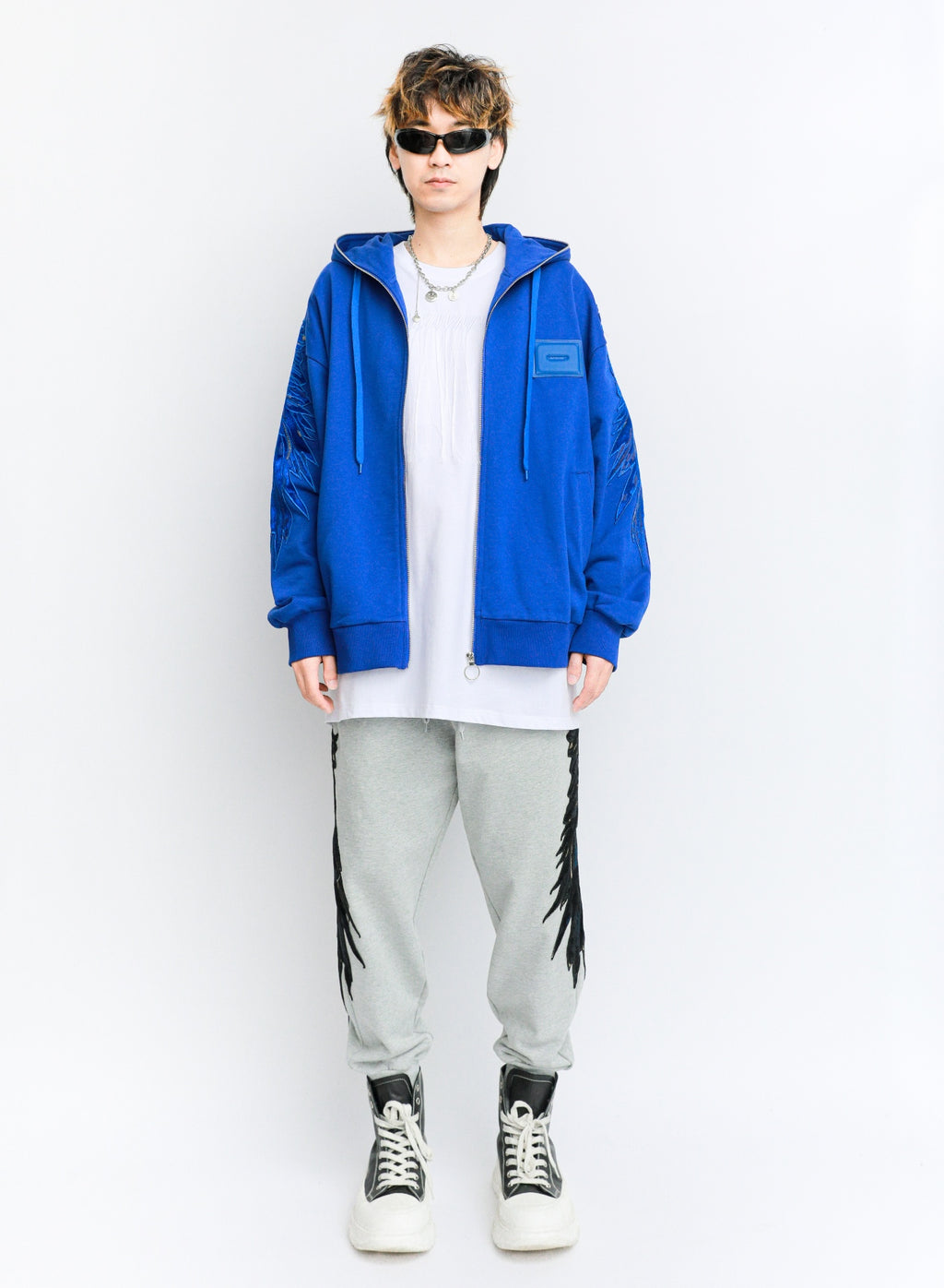SUDADERA ALAS CON CAPUCHA