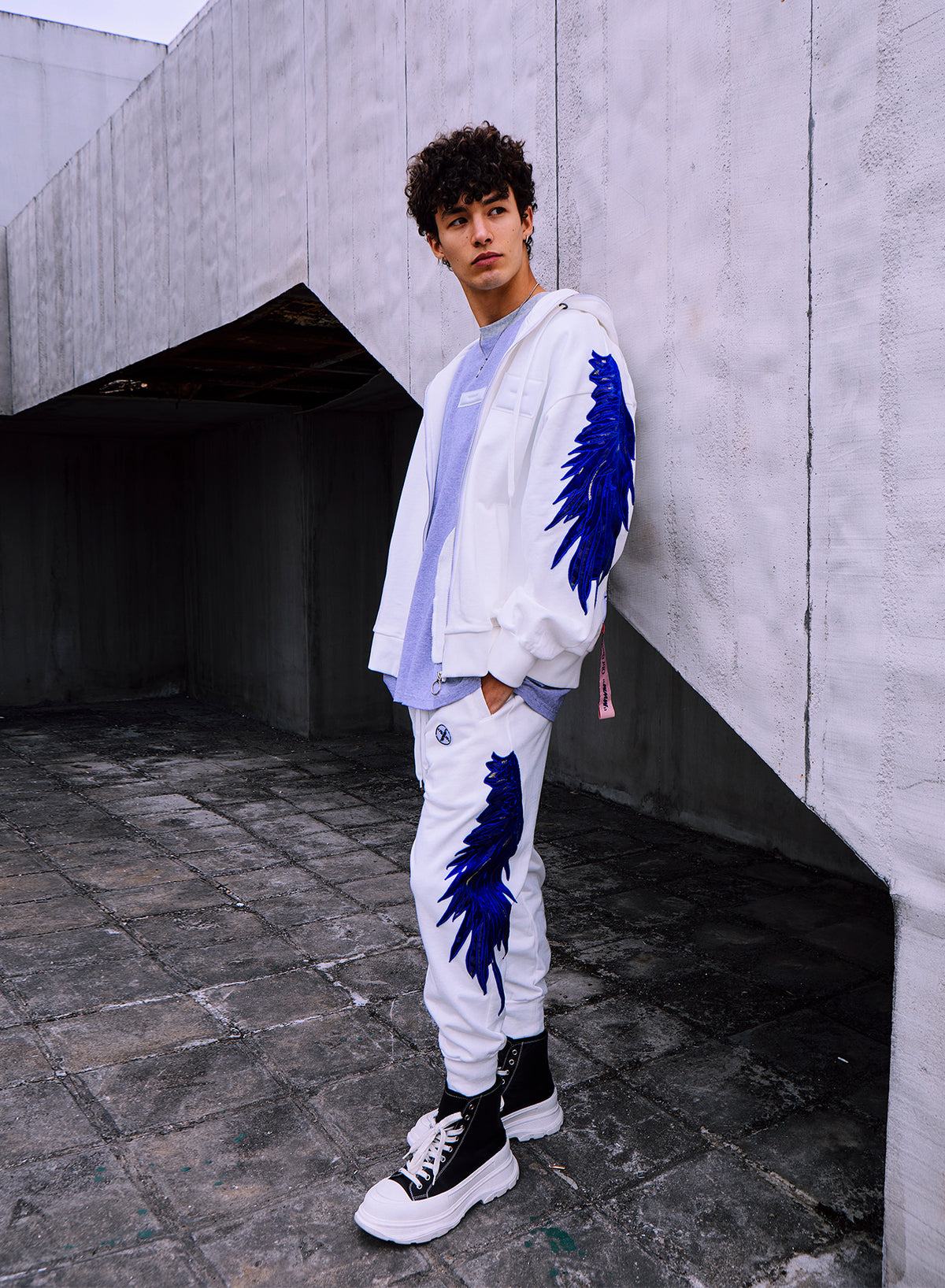SUDADERA ALAS CON CAPUCHA