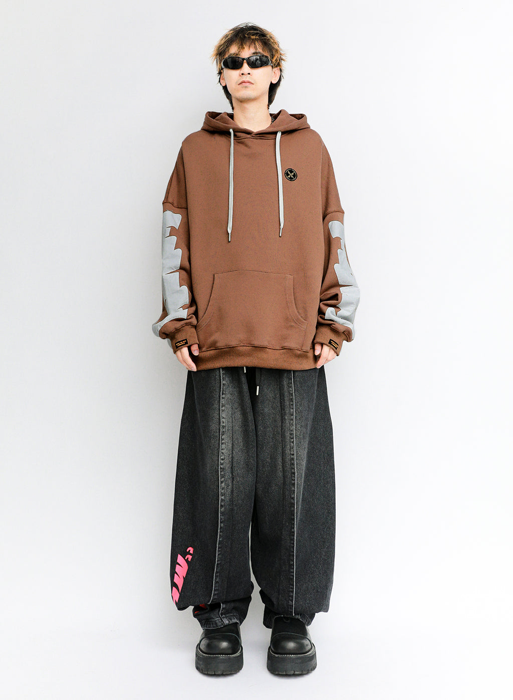 SUDADERA MWM CON CAPUCHA