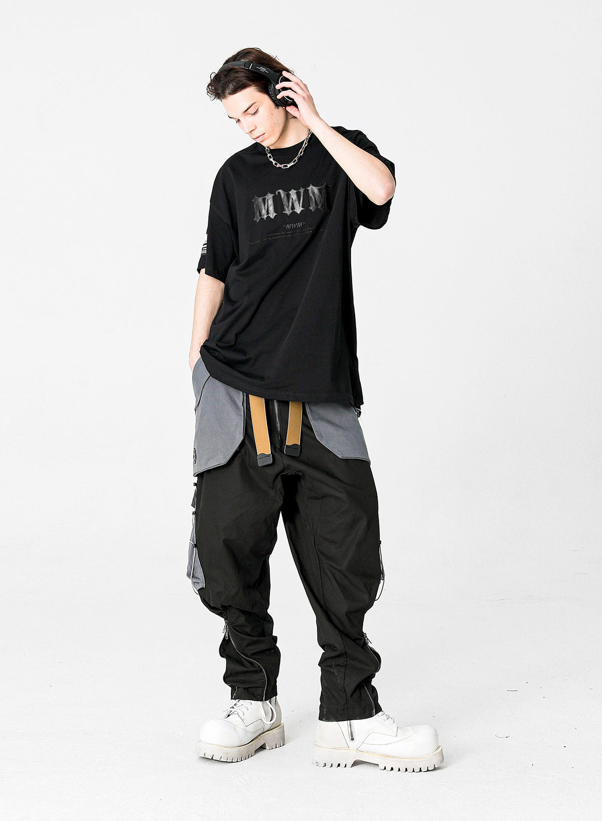 TROUSERS WITH MWM POCKETS