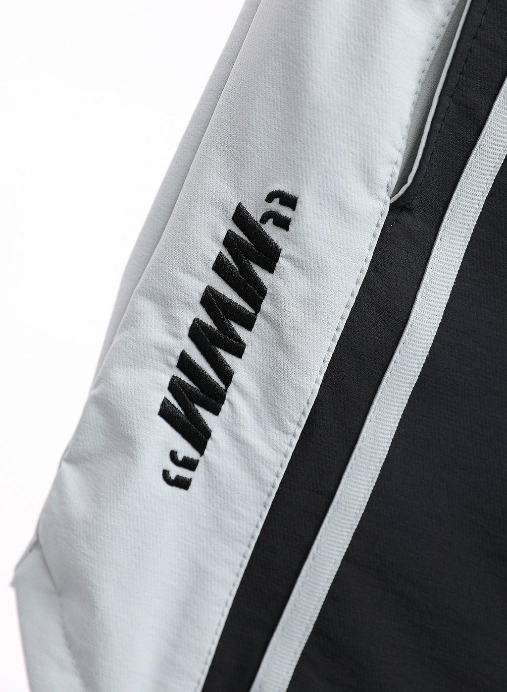 MWM Vanguard's Dog Bermuda