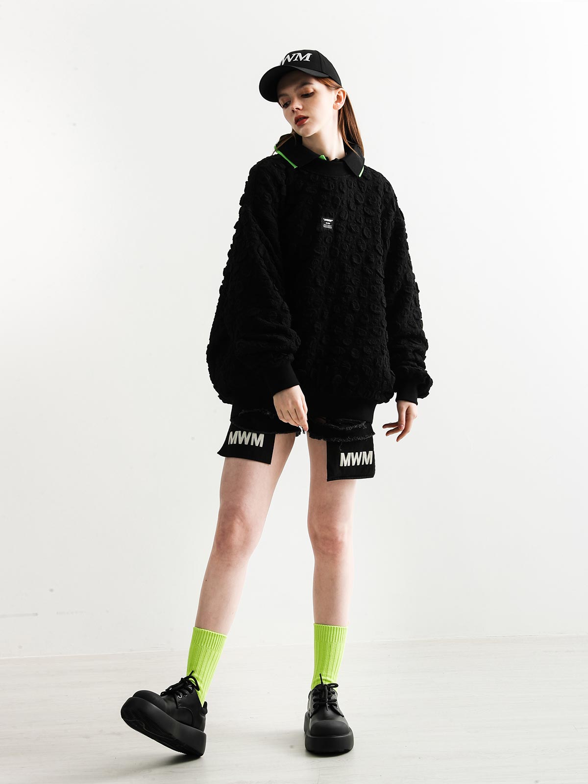 EMBOSSED SWEATSHIRT